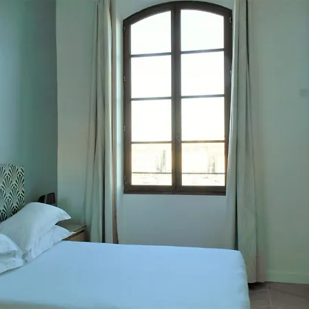 Hotel Belle-vue Vieux-port 3*