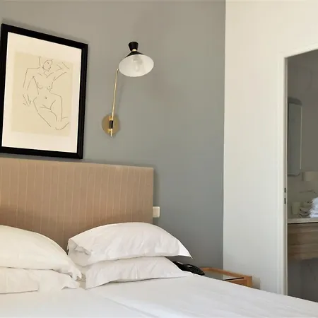 Belle-vue Vieux-port 3*