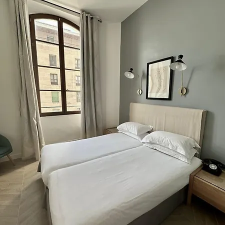 Hotel Belle-vue Vieux-port 3*