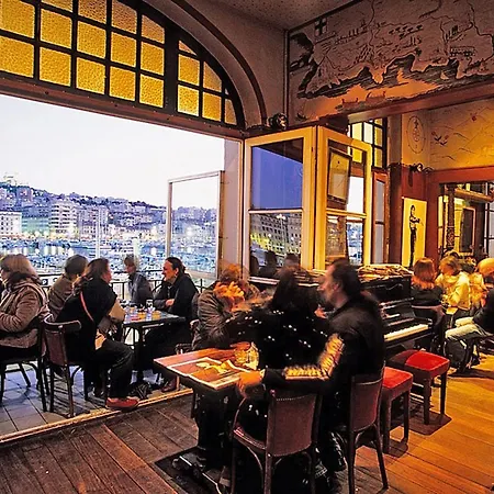 Belle-vue Vieux-port 3*